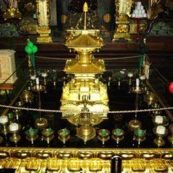 高野山真言宗薬王寺様　仏具磨き