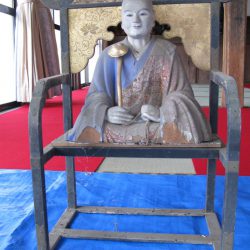 曹洞宗　安國寺様　瑩山禅師像洗浄２