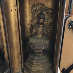 高野山真言宗　薬王寺様　大日如来像お洗濯